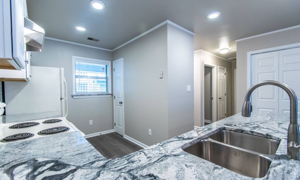 Hampton Condo | Newly Renovated Condo Near Langley Air Force Base