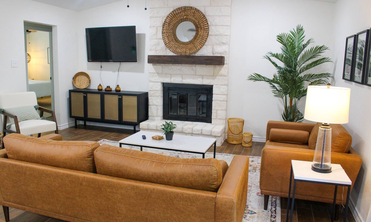 Rowlett House | Newly Renovated Home! GREAT Location. PERFECT for long stays! 🌇