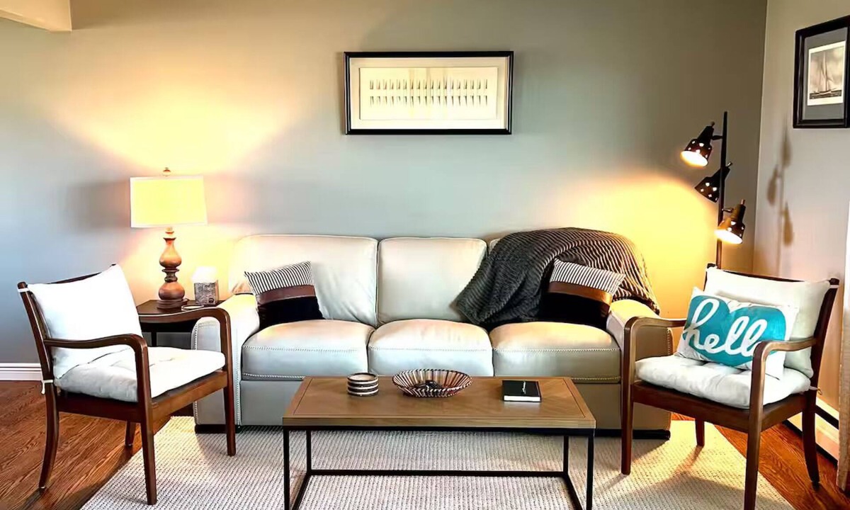 Eden House | Newly renovated home w/space to move inside & out
