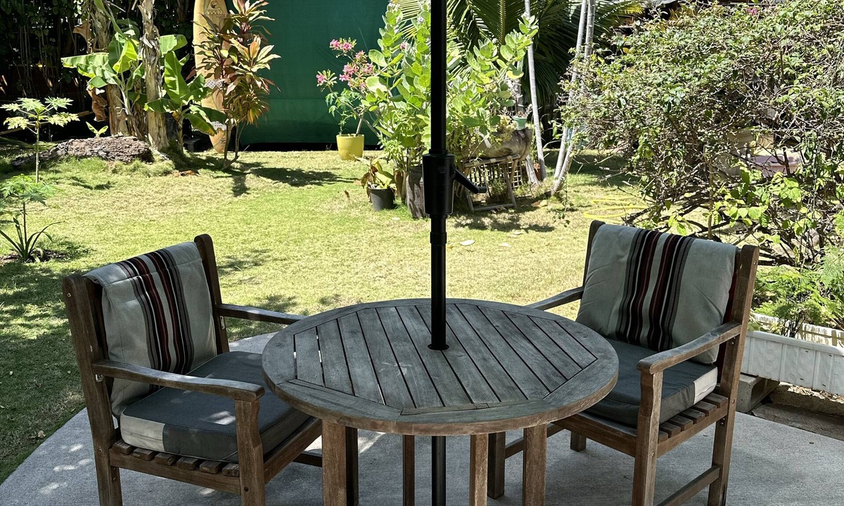 Lanikai Cottage | Newly Renovated Lanikai, steps to Ocean A/C, kayak, Detached Private cottage