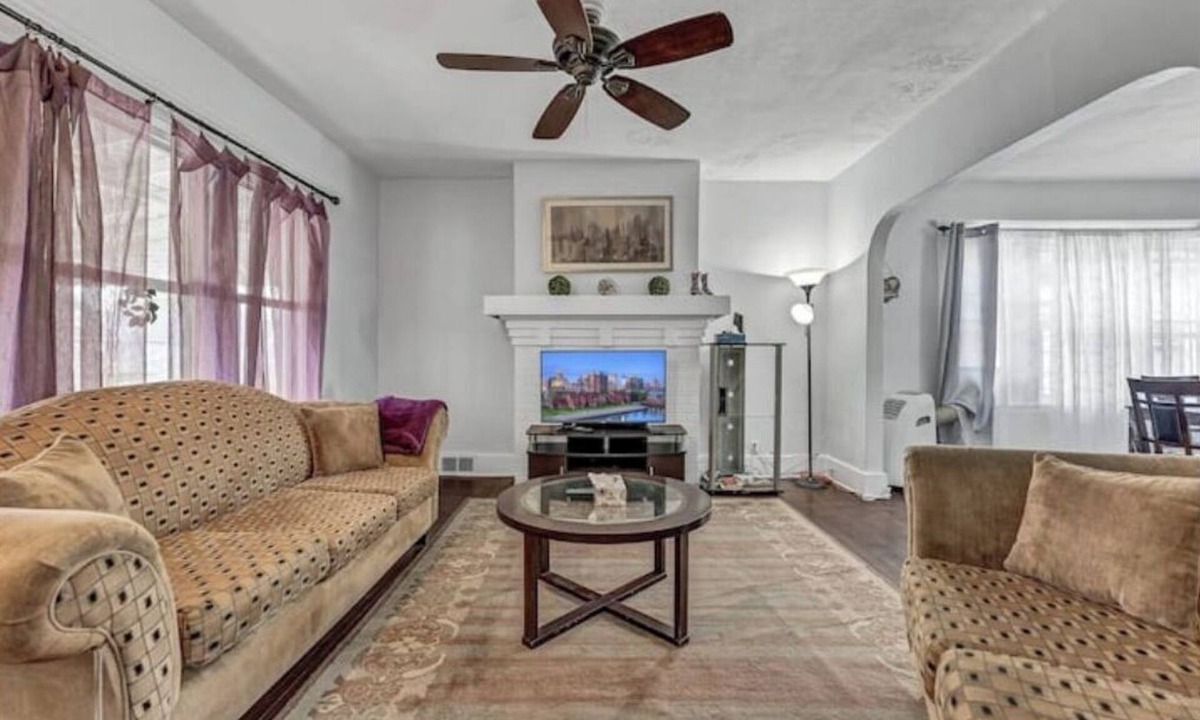 North Buffalo House | Newly Renovated ! Upper Modern Large 3 Bed House