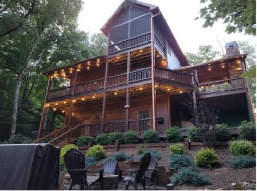 Blue Ridge House | No Agenda Cabin Pet Friendly Blue Ridge cabin