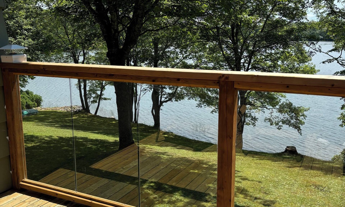 Clare Cottage | Noah’s private three bedroom lakefront cottage.