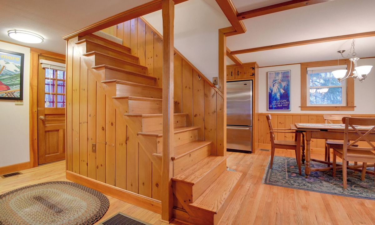 Cranmore Birches Cottage | North Conway Home < Walk to Slopes at Cranmore!