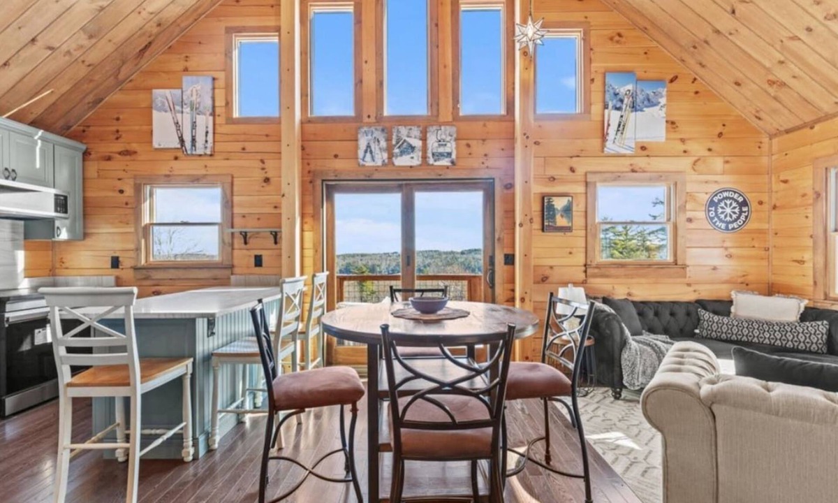 Bridgton House | North Star Trailside Hiking Moose Pond