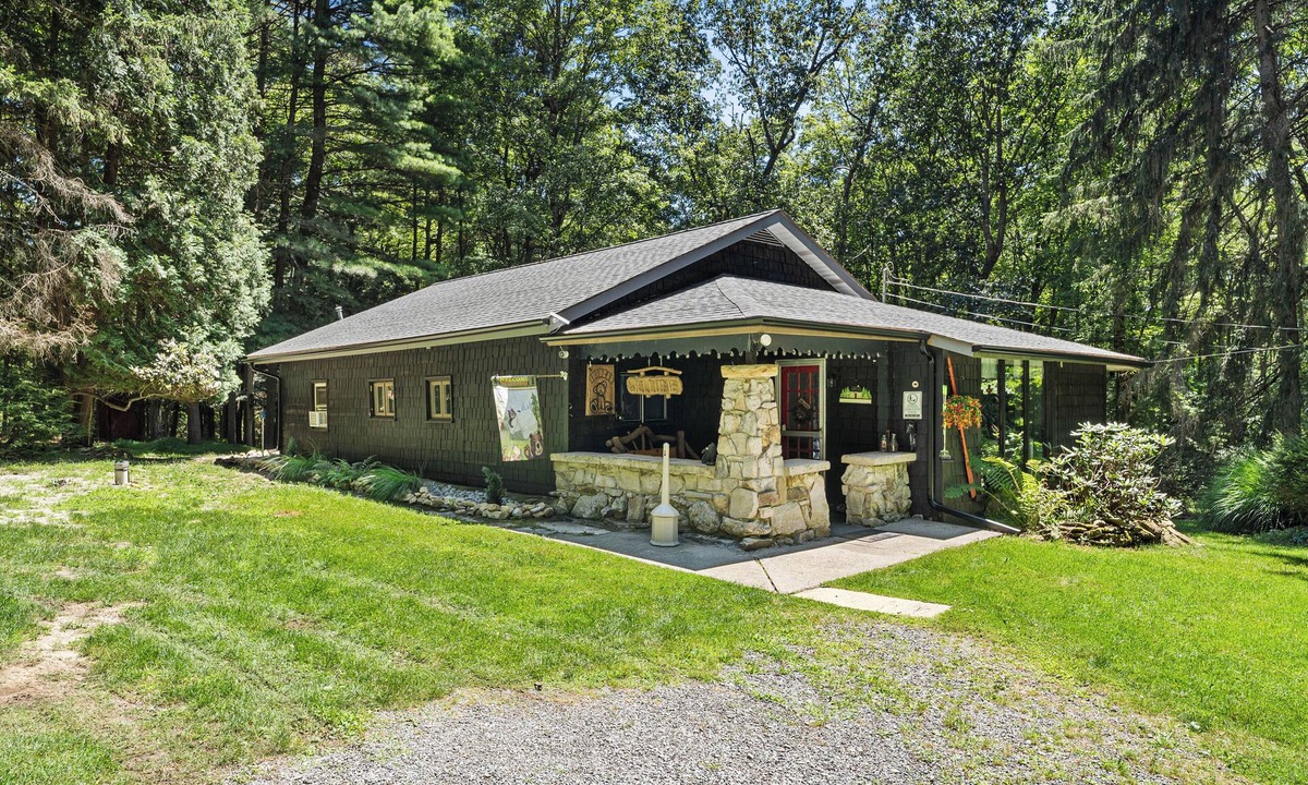 Sigel Cottage | Northwoods Ln Cottage in Clear Creek by Tranquility Retreats