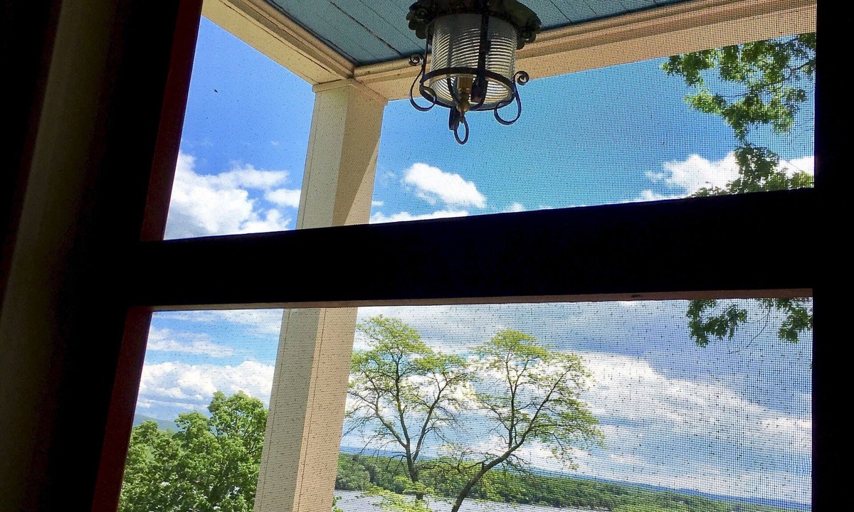 Halfmoon Bed & Breakfast | Oakcliff Bed and Breakfast