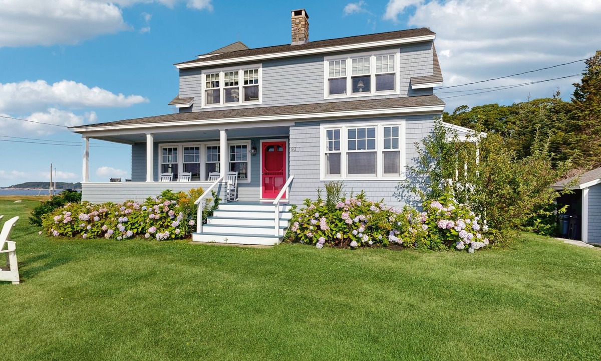Ocean Point House | Oceanfront home incredible ocean views, deck & location