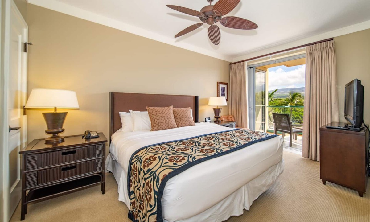 Honokowai Hotel | Oceanfront Maui Stay: 1 Bedroom Mountain View at Honua Kai Resort & Spa