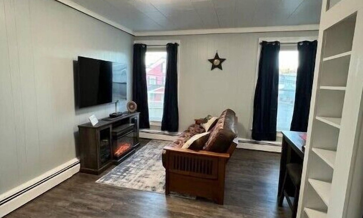 Colebrook Apartment | One bedroom unit in the Heart of Downtown Colebrook!nn
