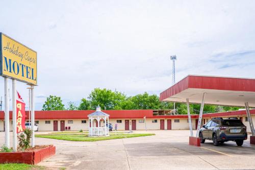 Booneville Hotel | OYO Holiday Capri Motel & Rv Park