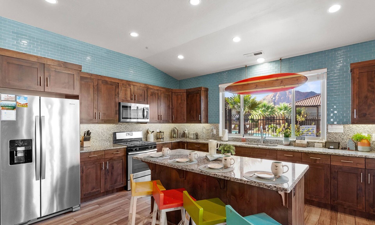 Santa Clara House | Paradise Village 110 at Zion Resort: PS4, Ping Pong, Electric Fire Place, Games, and More