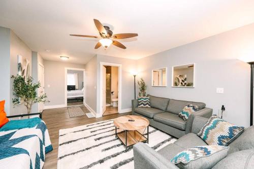Manchester Apartment | Parking Comfortable Suite