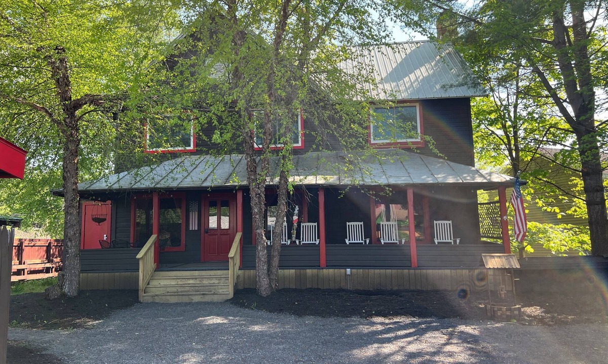 Inlet Cabin | Parquet House - A charming 8 Bedroom waterfront property ~ in the heart of Inlet