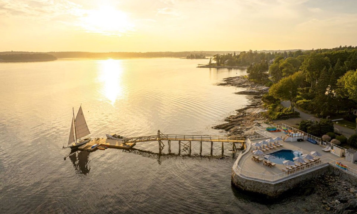 Boothbay Harbor Cabin | Partial Oceanview Lodge | King + Porch