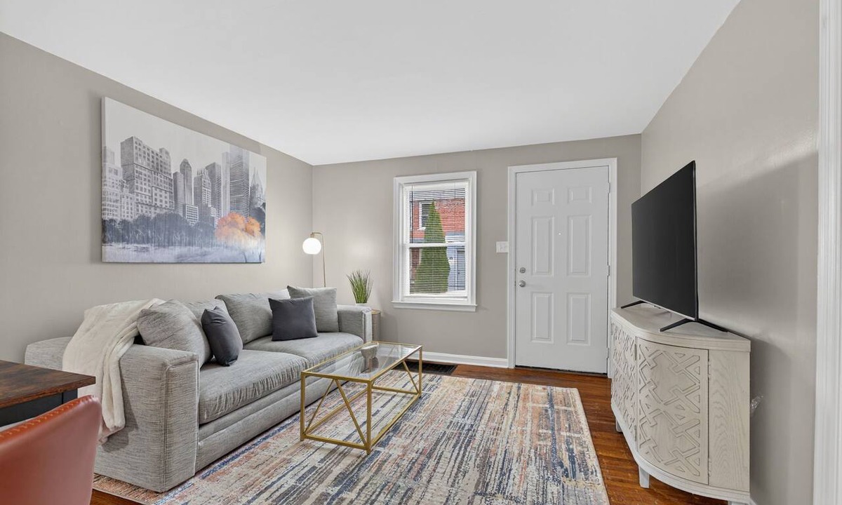 Grandview Heights Apartment | Peaceful 2-bedroom in the heart of Grandview!
