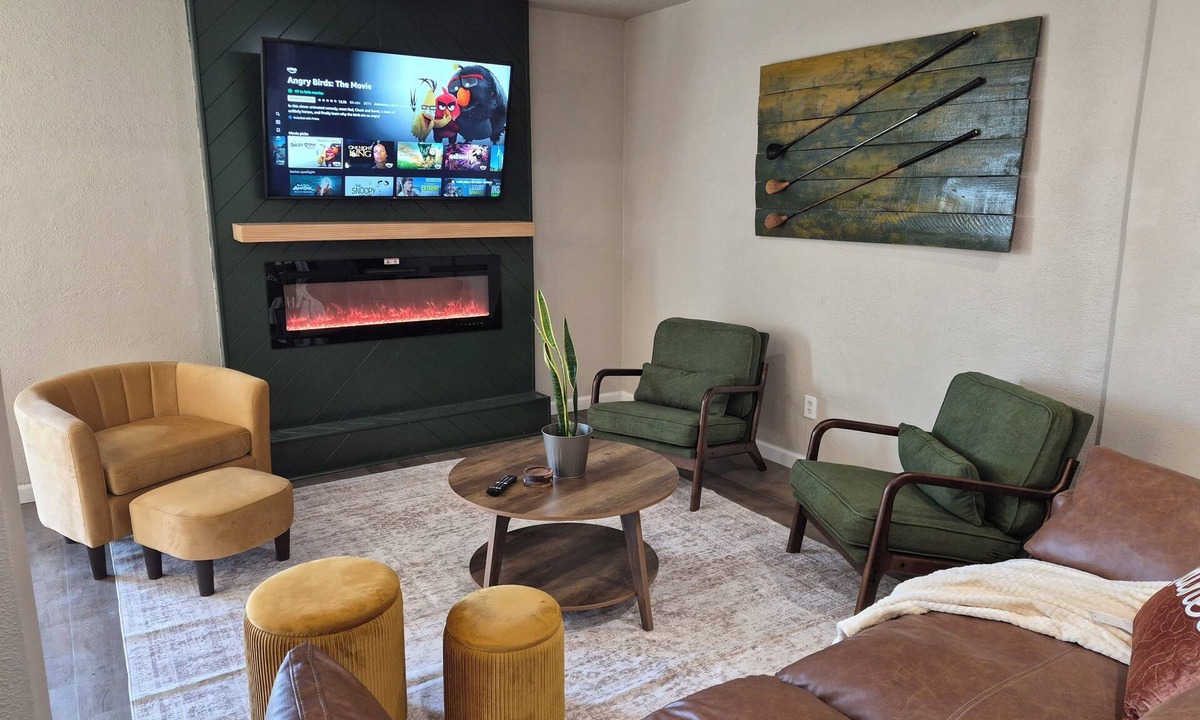 Lewisville House | Peaceful 3-bedroom house with putting green in charming Lewisville