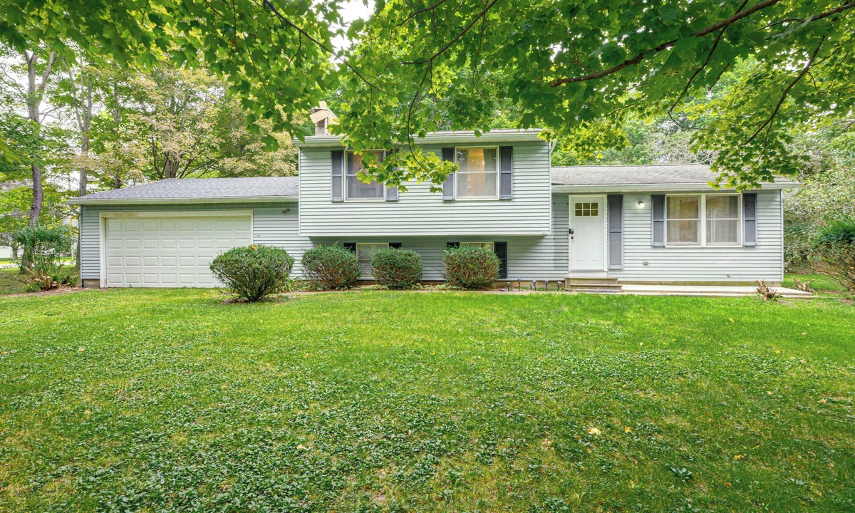 Allegany House | Peaceful Allegany Home, Walk to SBU!