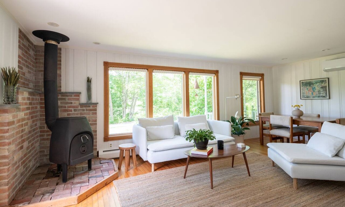Kennebunkport House | Peaceful and Picturesque Cape Porpoise Cottage