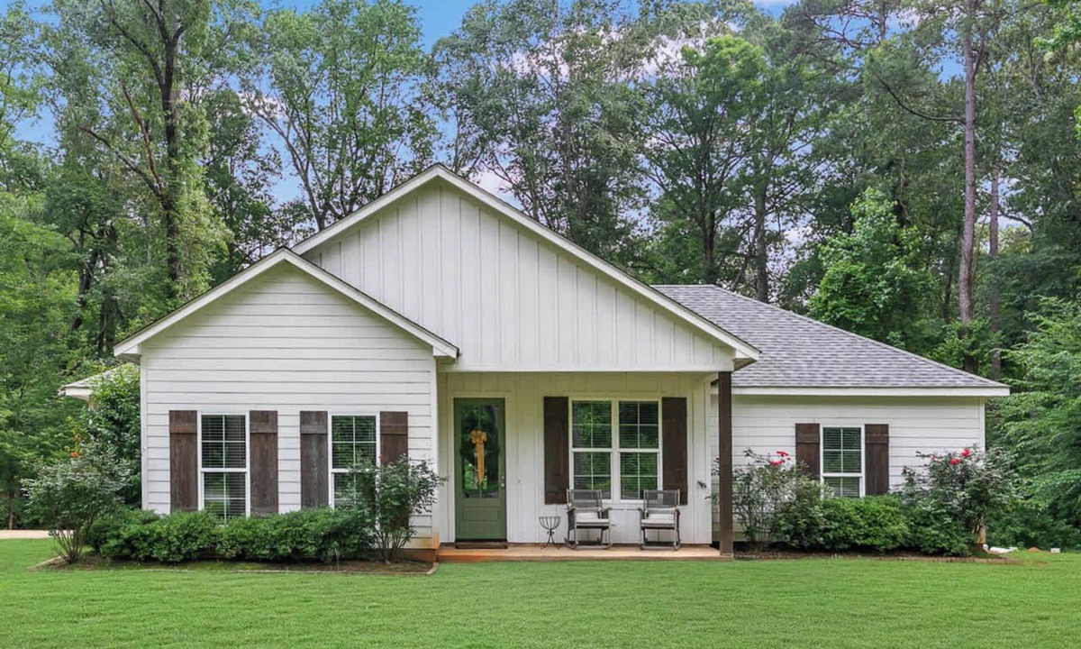 Lincoln Parish House | Peaceful, Secluded, Clean, & Fresh