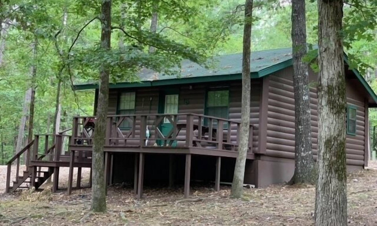 Broken Bow Cabin | Peach Blossom | Sleeps 6 | Pond View Deck, Fireplace & Near Beavers Bend