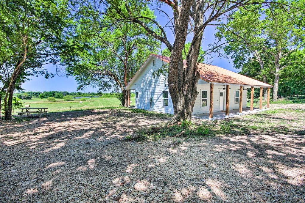 Grove House | Peekaboo Water Views: Lake O' the Cherokees Cabin