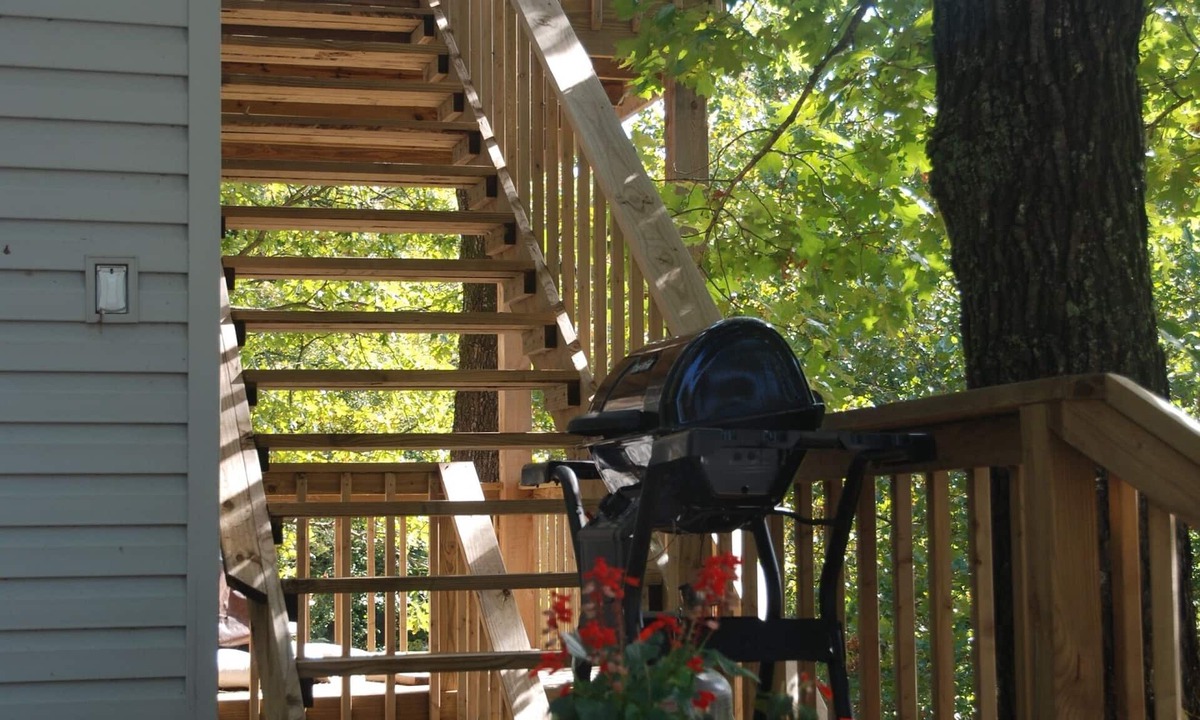 Dennis House | Perfect Retreat Spot in Quiet Cove