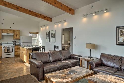 Fritz Creek Apartment | Pet-Friendly Duplex w/Northern Lights Aurora View