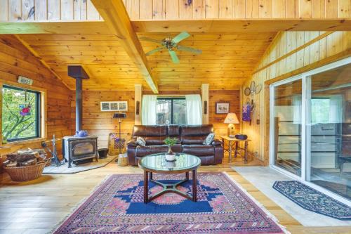 Jamestown Apartment | Pet-Friendly Jamestown Cabin w/Fire Pit and Deck!