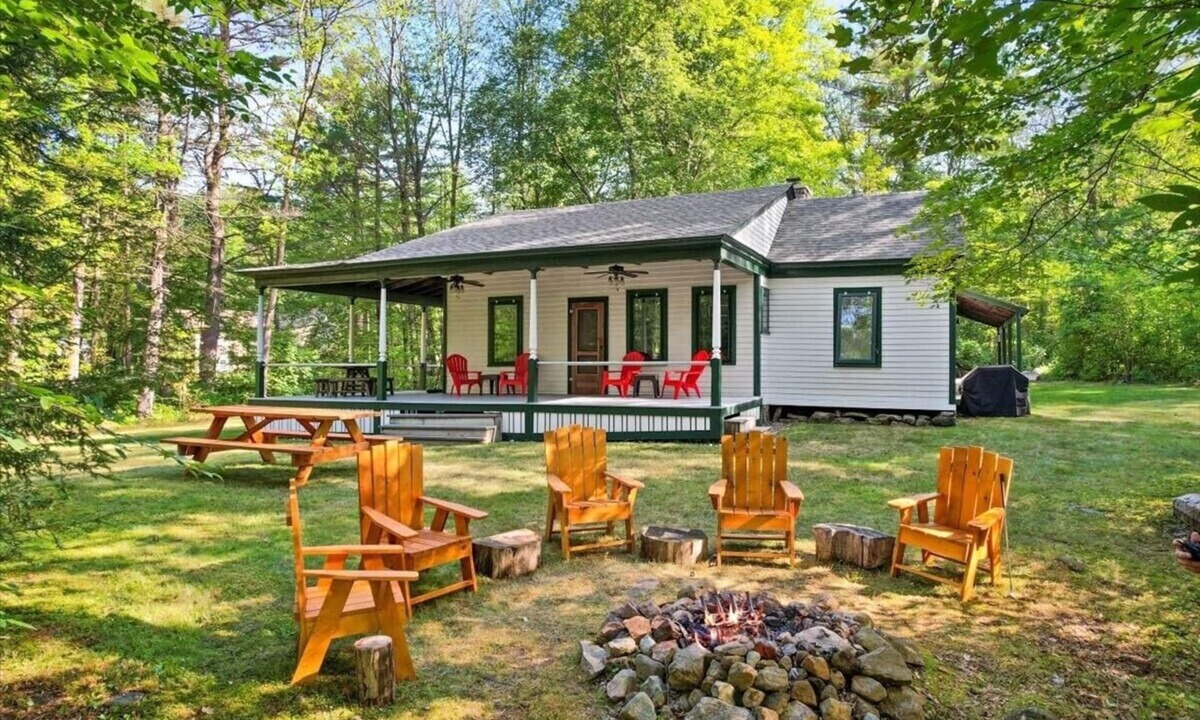 Lake George Cabin | Pet friendly, private, clean, perfect Lake George location