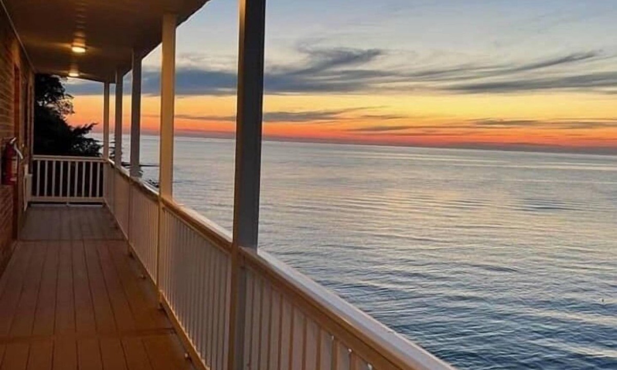 Geneva-on-the-Lake Hotel | Pete's Lakefront Motel