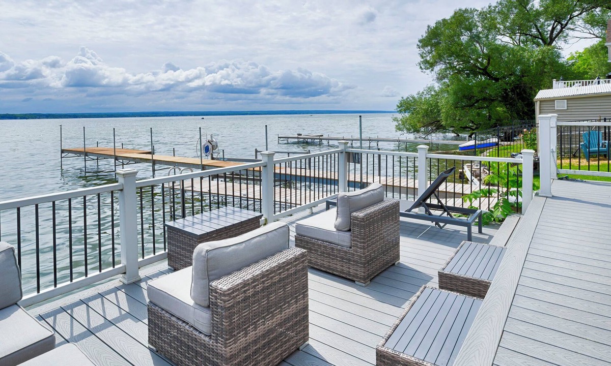 Seneca Falls House | Petit Retreat: The sweetest place on the Lake!