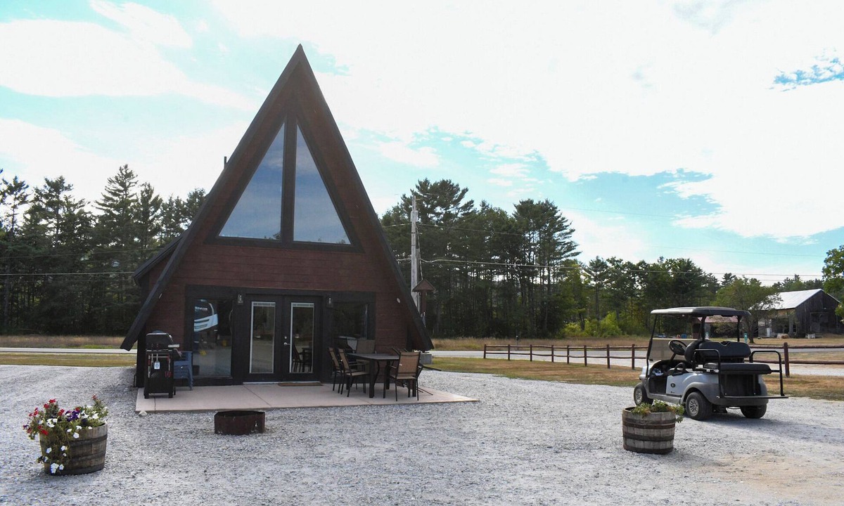 Sunday River Area Cabin | Picturesque Mountain Views, Direct Snowmobile & ATV trail access. 30 minutes to Sunday River and Black Mountain of Maine.