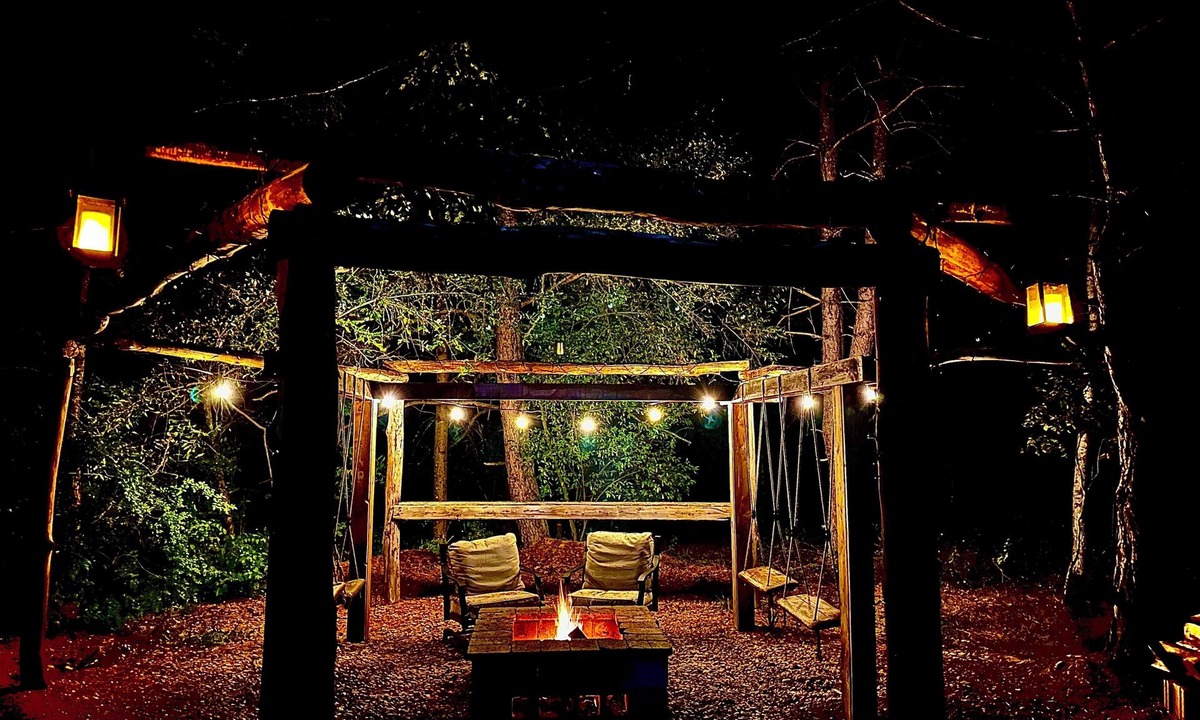 Marienville Cabin | Pin Oak at Forest Villas: Swing Fire Pit Cabin, Pet-Friendly, Cook Forest