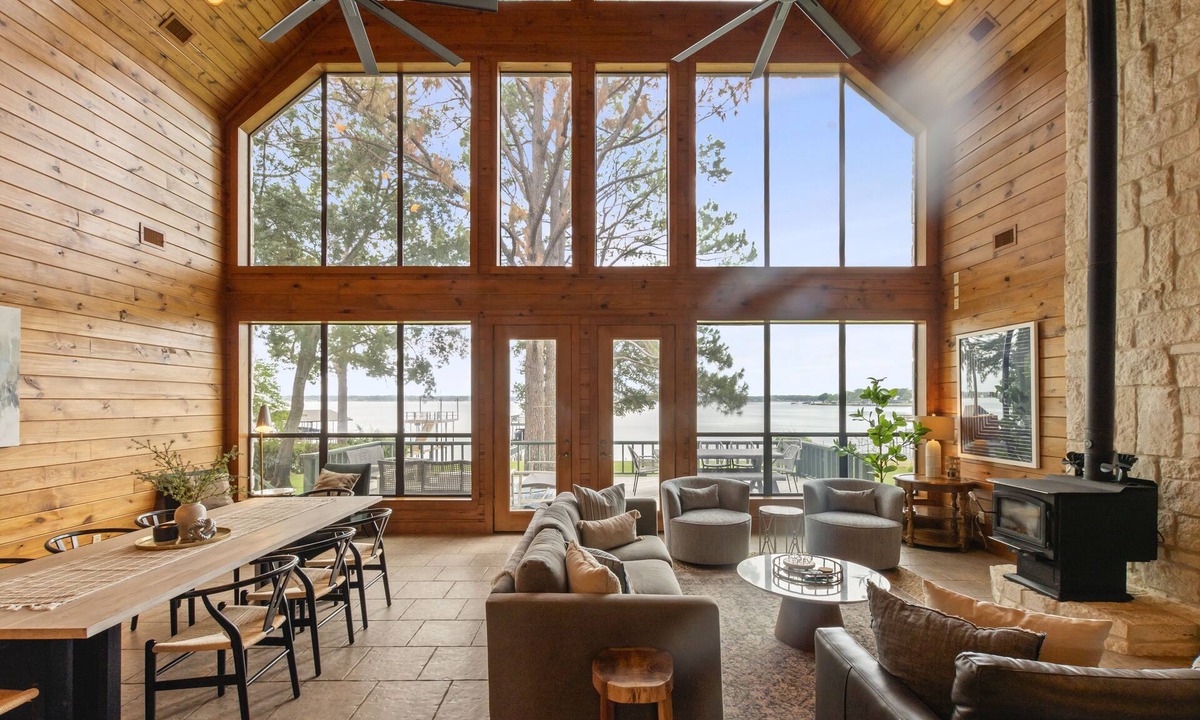 Gun Barrel City House | Pine Haus - Oversized waterfront home ideal for multiple families!