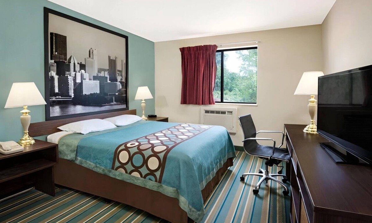 Moon Township Hotel | Pittsburgh Royal Hotel