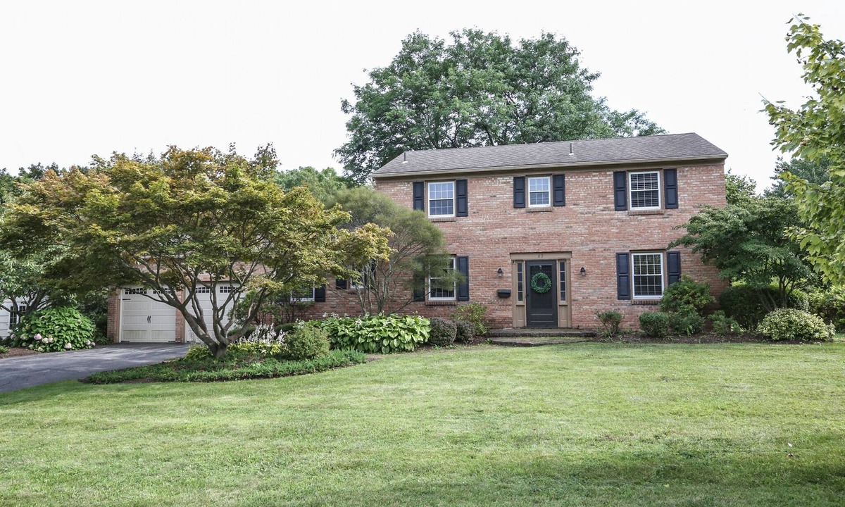 Pittsford House | Pittsford Village Home. Walk to Everything Restaurants, Shops, Canal Trail.