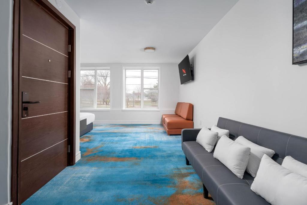 West Queen West Hotel | Plush Hotel Downtown Toronto