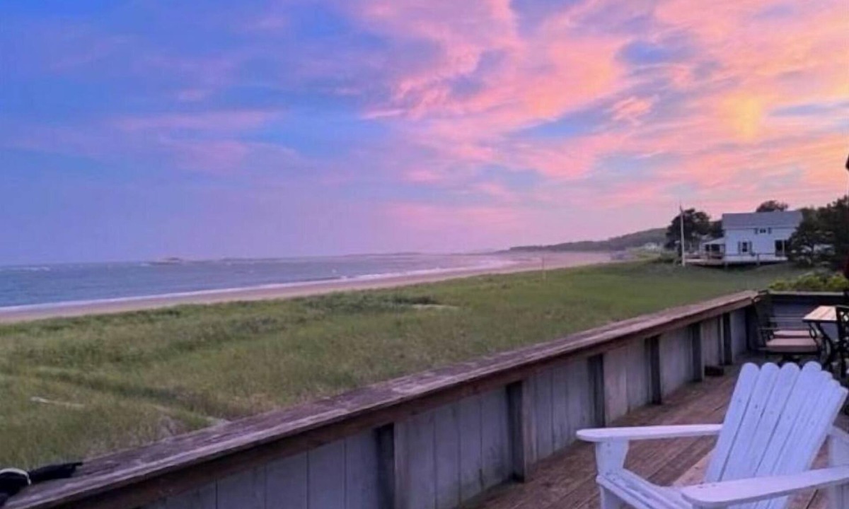 Phippsburg House | Popham Beach Oceanfront Cottage, 4 bedrooms, 2.5 bath, +outdoor shower, sleeps 9