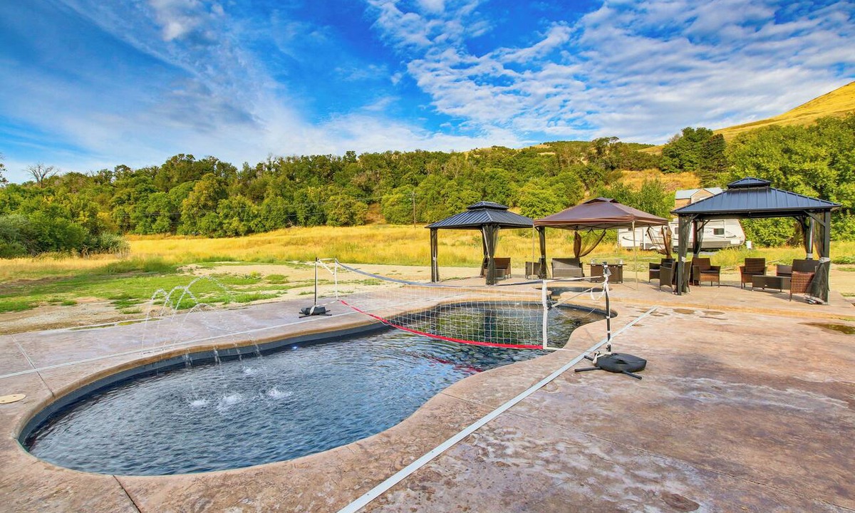 Preston Apartment | Preston Summer Getaway: ‘Sugar Creek Apartment’