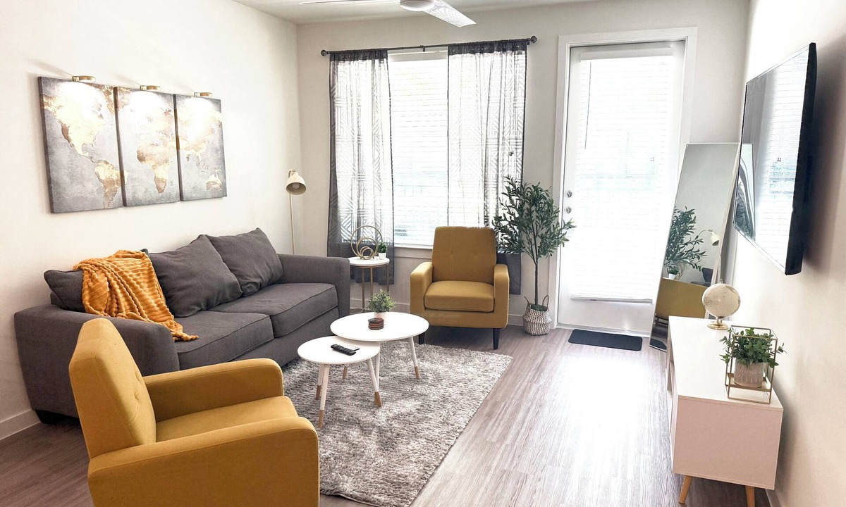 West Dallas Apartment | Prime Location - Quiet and Cozy 1BR
