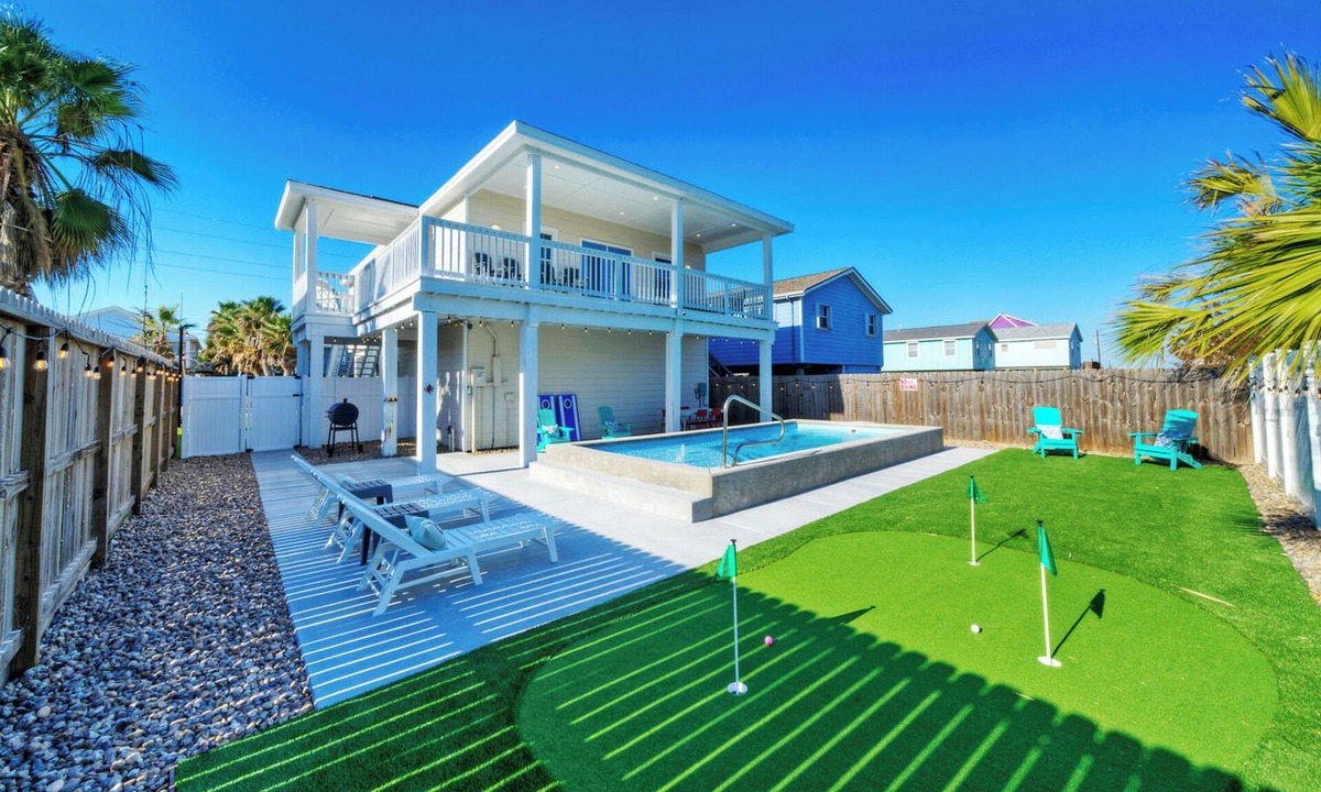Leeward Sands House | Priv Pool & Yard w/Putting Green! | Newly Remodeled | Always Sunny by AvantStay