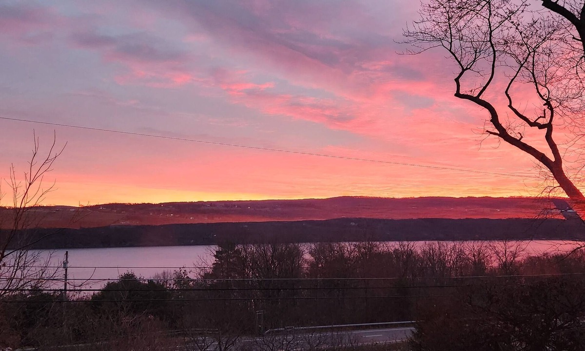 Town of Reading House | Private 2000 sq ft 2 bedroom suite, sleeps 6 with pool and panoramic lakeview.