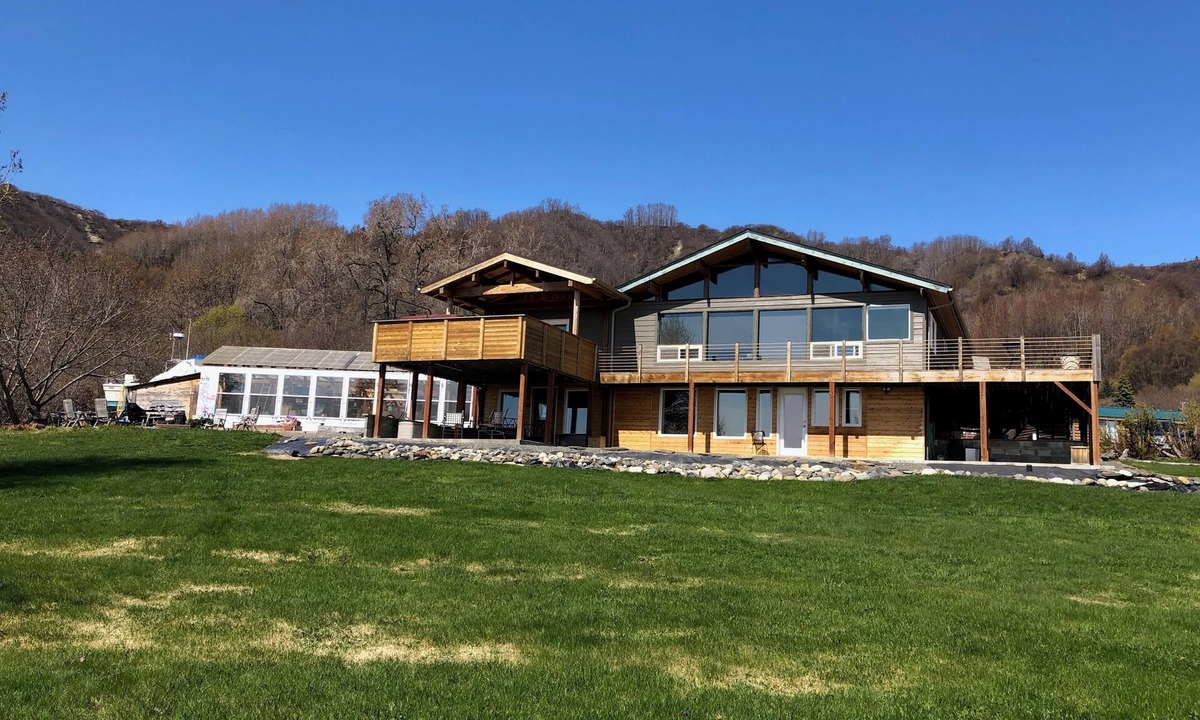 Diamond Ridge House | Private 3-bedroom Guesthouse with beautiful views of Kachemak Bay.