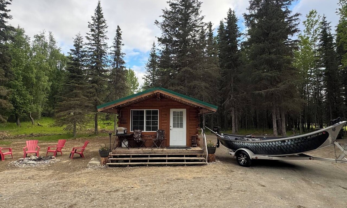 Kasilof Cabin | Private cabin, 5 minutes from the Kasilof Boat Launch!