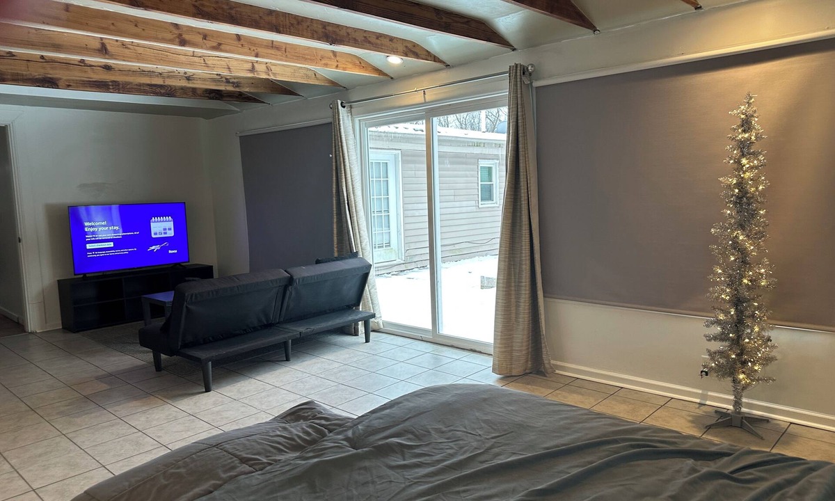 Warren House | Private house 1 bedroom 1 bath ground-floor