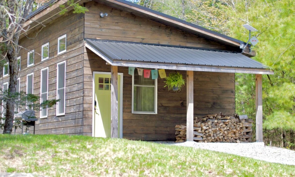 Union Cabin | Private modern cabin nestled in the woods with hiking trails in Midcoast Maine