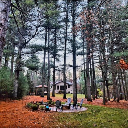 Amherst House | Private Secluded House 12 ac Nature Forest Retreat