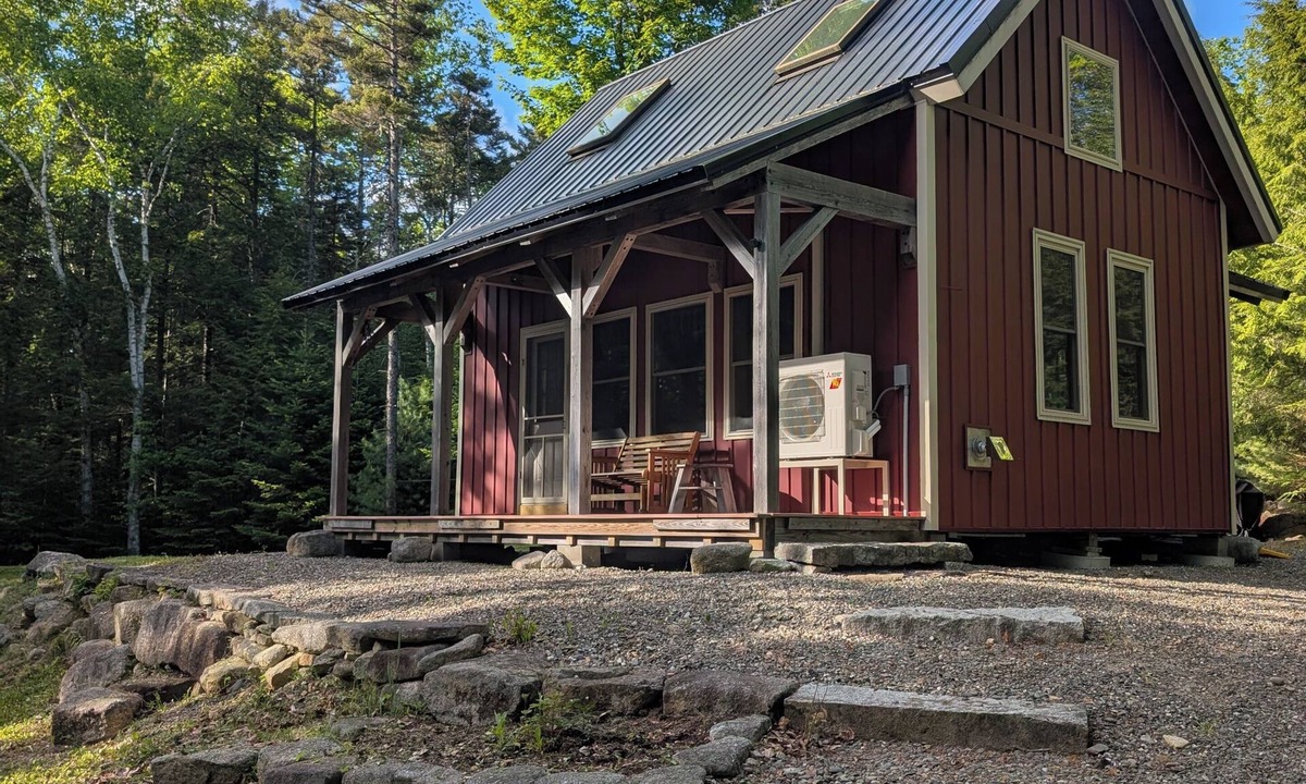 Lincoln Cabin | Private waterfront cabin with 4 acres on Egg Pond - Lincoln