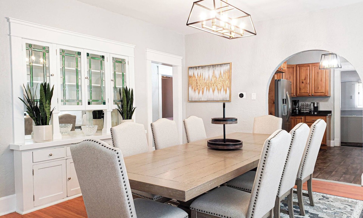 Capitol Hill House | PROMO 30 DAY STAYS, Private Home, Backyard Refuge,BBQ, Walk to Dwntwn, Pets, Spa